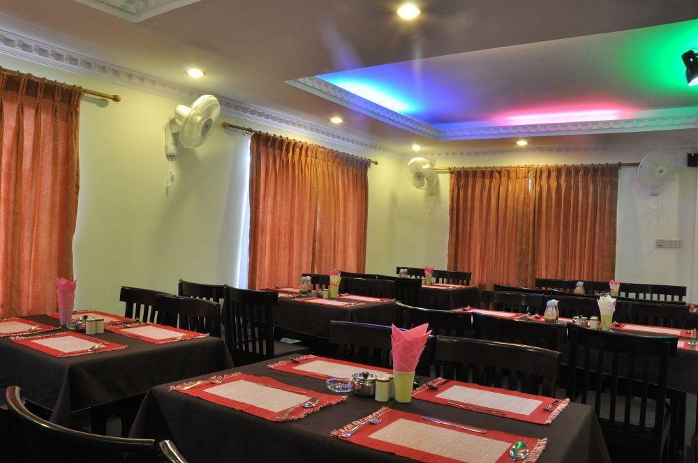 Hotel Lake Star Pokhara Exterior foto