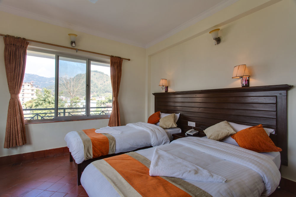 Hotel Lake Star Pokhara Exterior foto