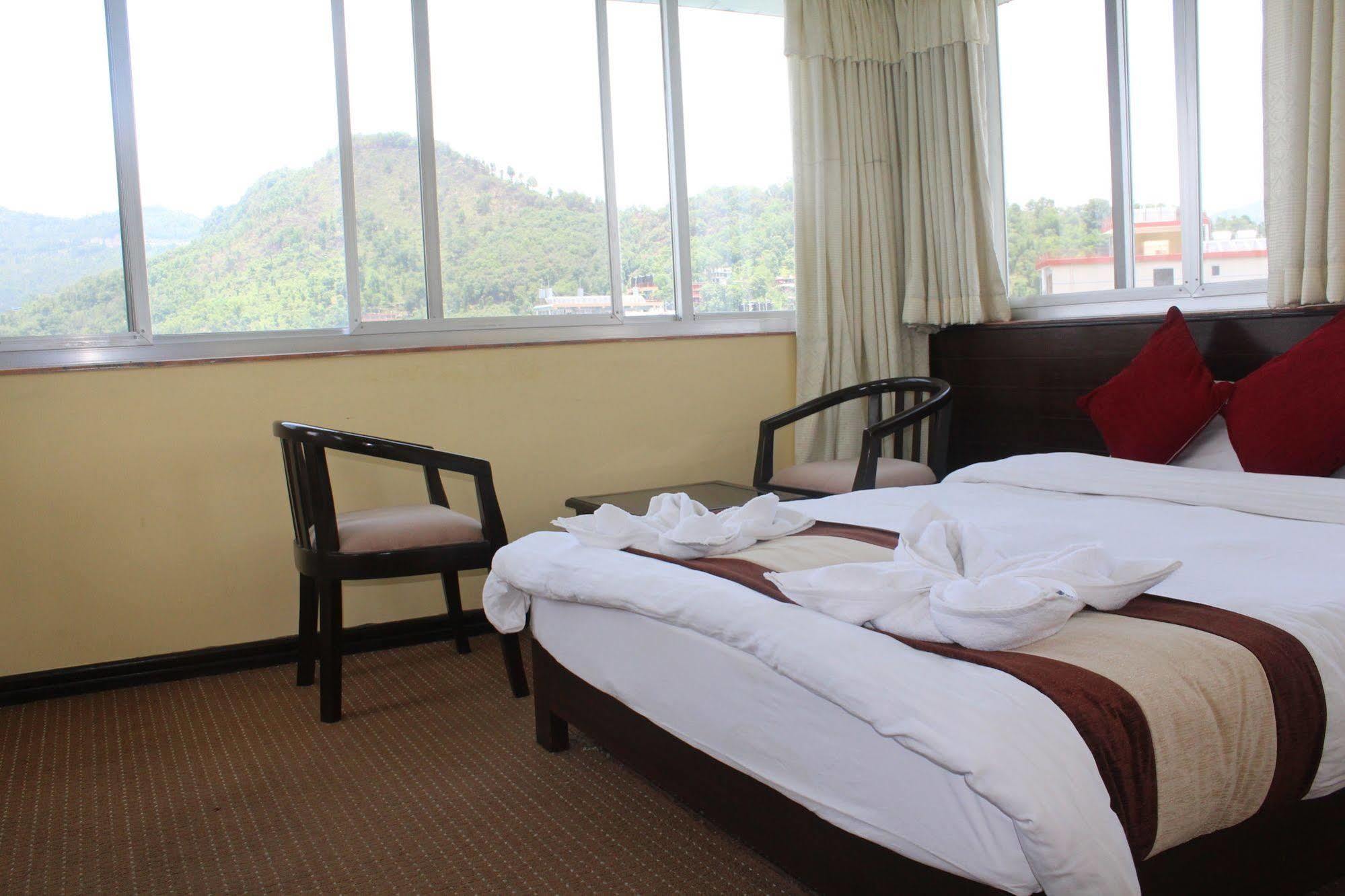 Hotel Lake Star Pokhara Exterior foto