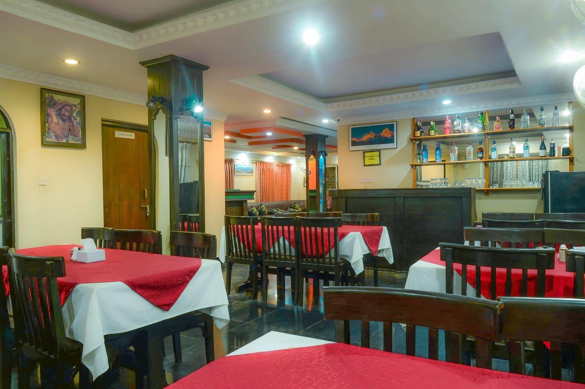 Hotel Lake Star Pokhara Exterior foto