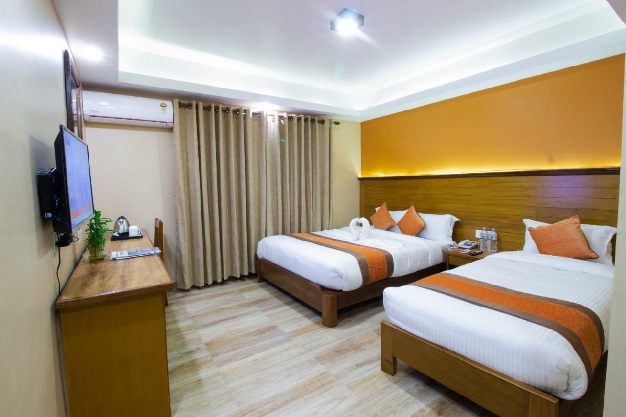 Hotel Lake Star Pokhara Exterior foto