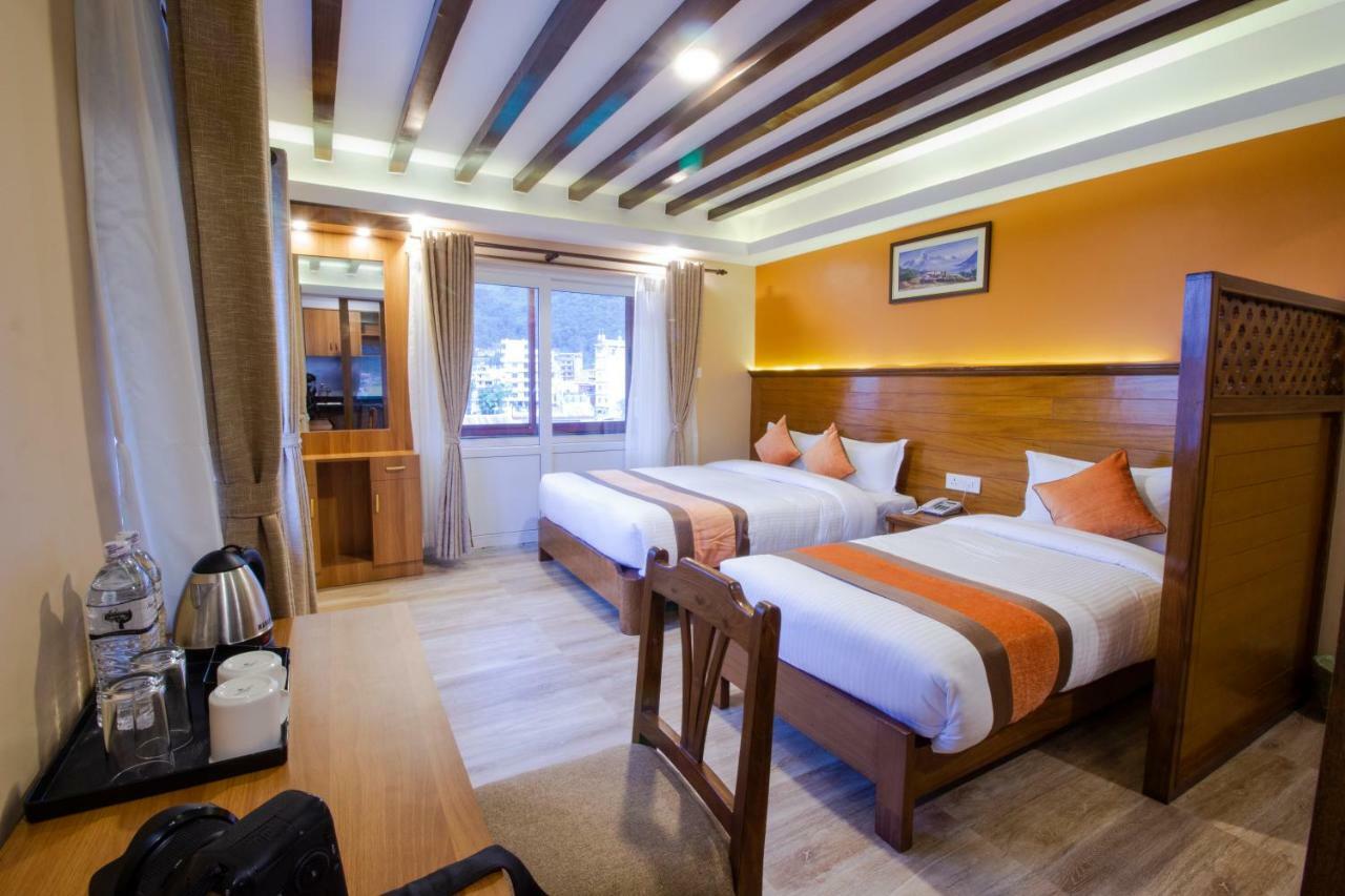 Hotel Lake Star Pokhara Exterior foto