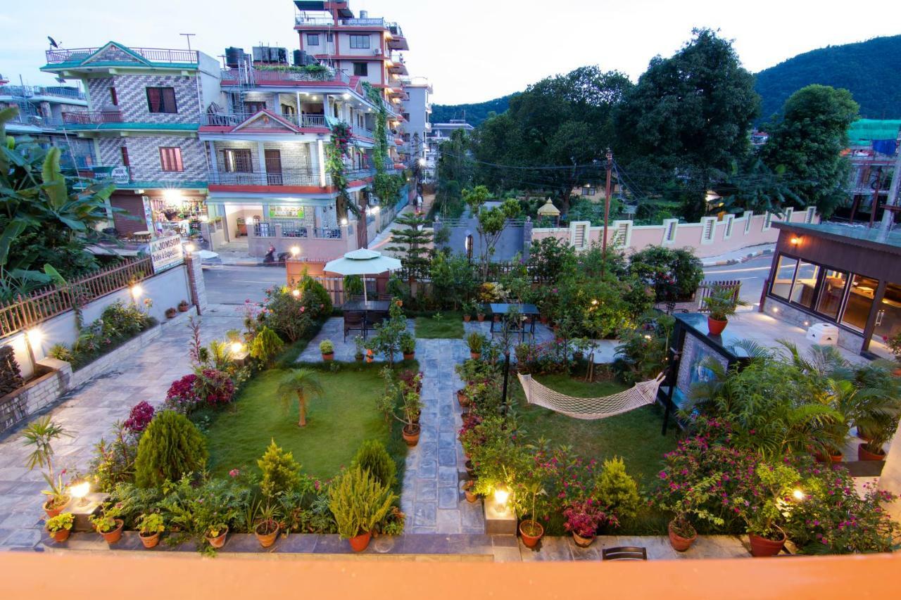 Hotel Lake Star Pokhara Exterior foto