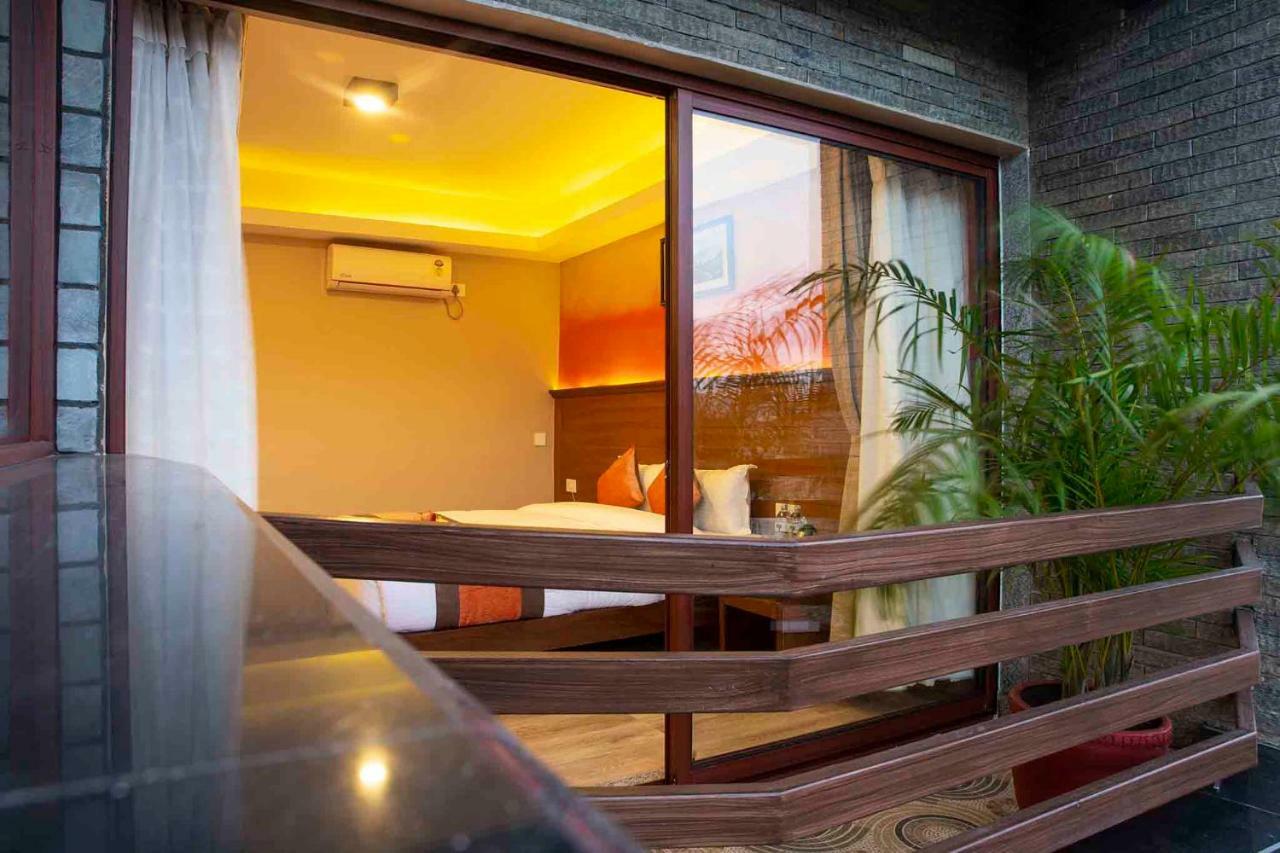 Hotel Lake Star Pokhara Exterior foto